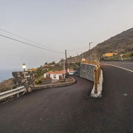 Guestready - Villa Mountaintop Views بيت ضيافة Mazo