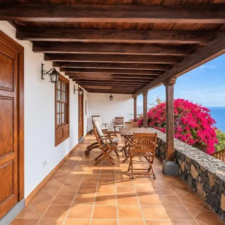 בית הארחה Guestready - Villa Mountaintop Views