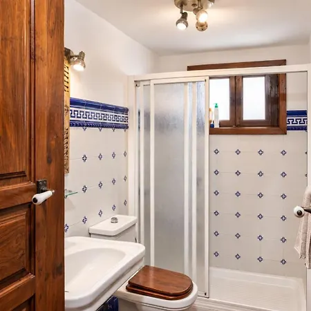 Guestready - Villa Mountaintop Views בית הארחה