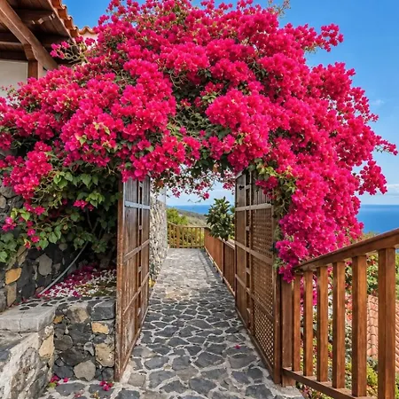 Guest house Guestready - Villa Mountaintop Views Villa de Mazo