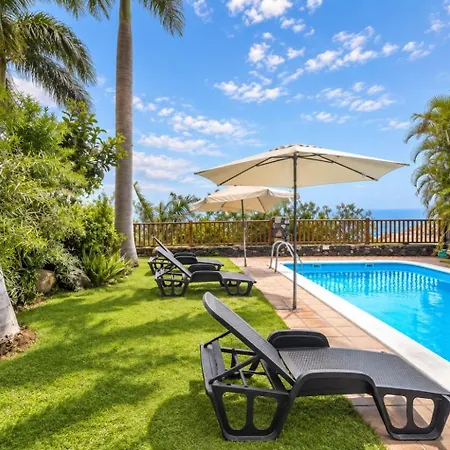 Guestready - Villa Mountaintop Views בית הארחה