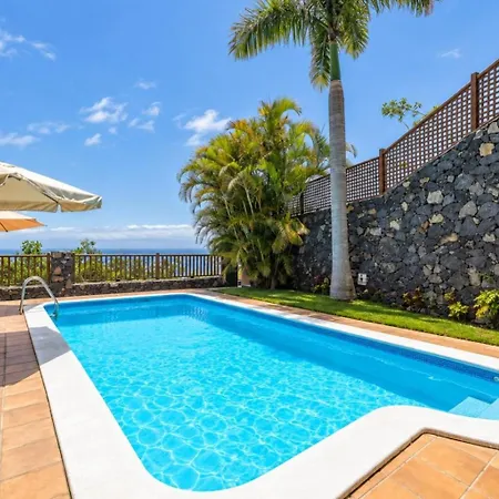 Guestready - Villa Mountaintop Views בית הארחה Mazo